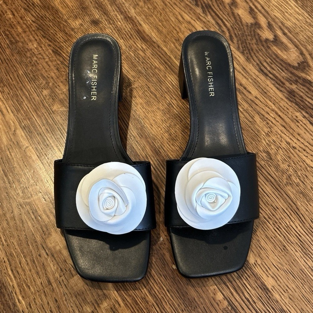 Marc Fisher Women's Leather Slide Sandals Black/White Flower Accent US 8 M
